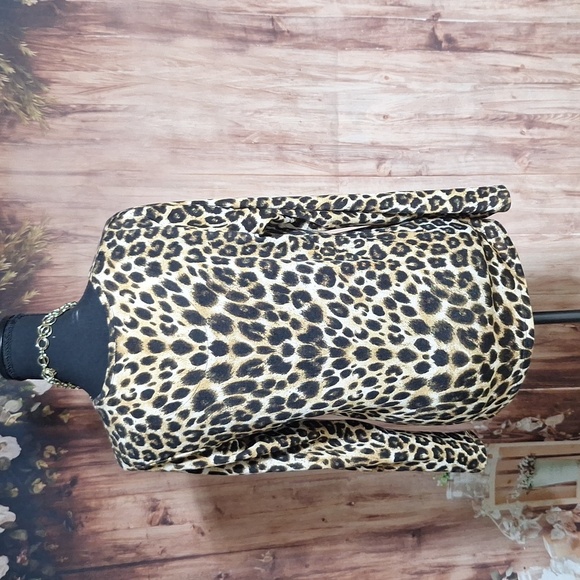 Chico's leopard print long sleeve top size 1 - Picture 4 of 10